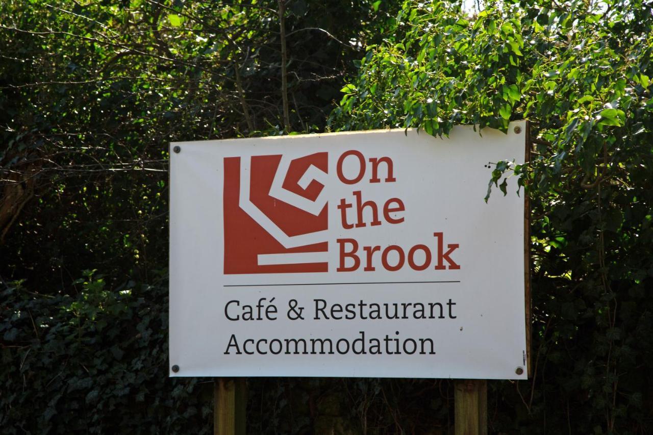 On The Brook Villa Брутън Екстериор снимка